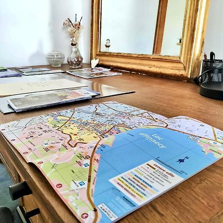 Les Petits Champs Apartment Annecy Bagian luar foto